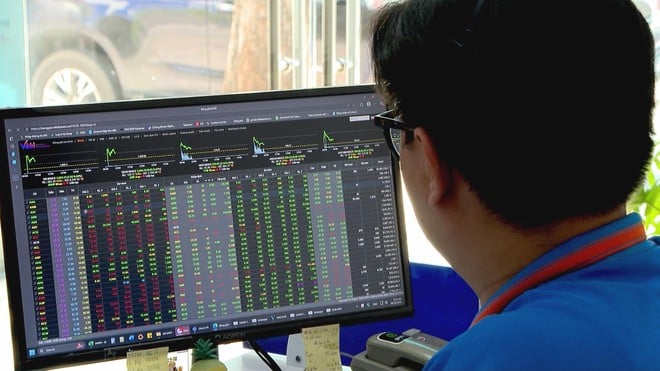 Sức mạnh 390 tỷ USD: Doanh nghiệp niêm yết