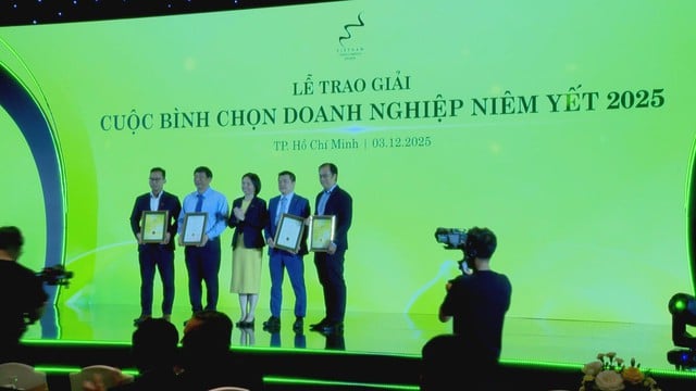 Sức mạnh 390 tỷ USD: Doanh nghiệp niêm yết