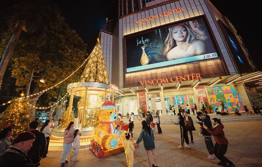 230万人の来場者がビンコムのブラックフライデー2025を「破壊」し、年末のホリデーシーズンに爆発的な盛り上がりを見せた。