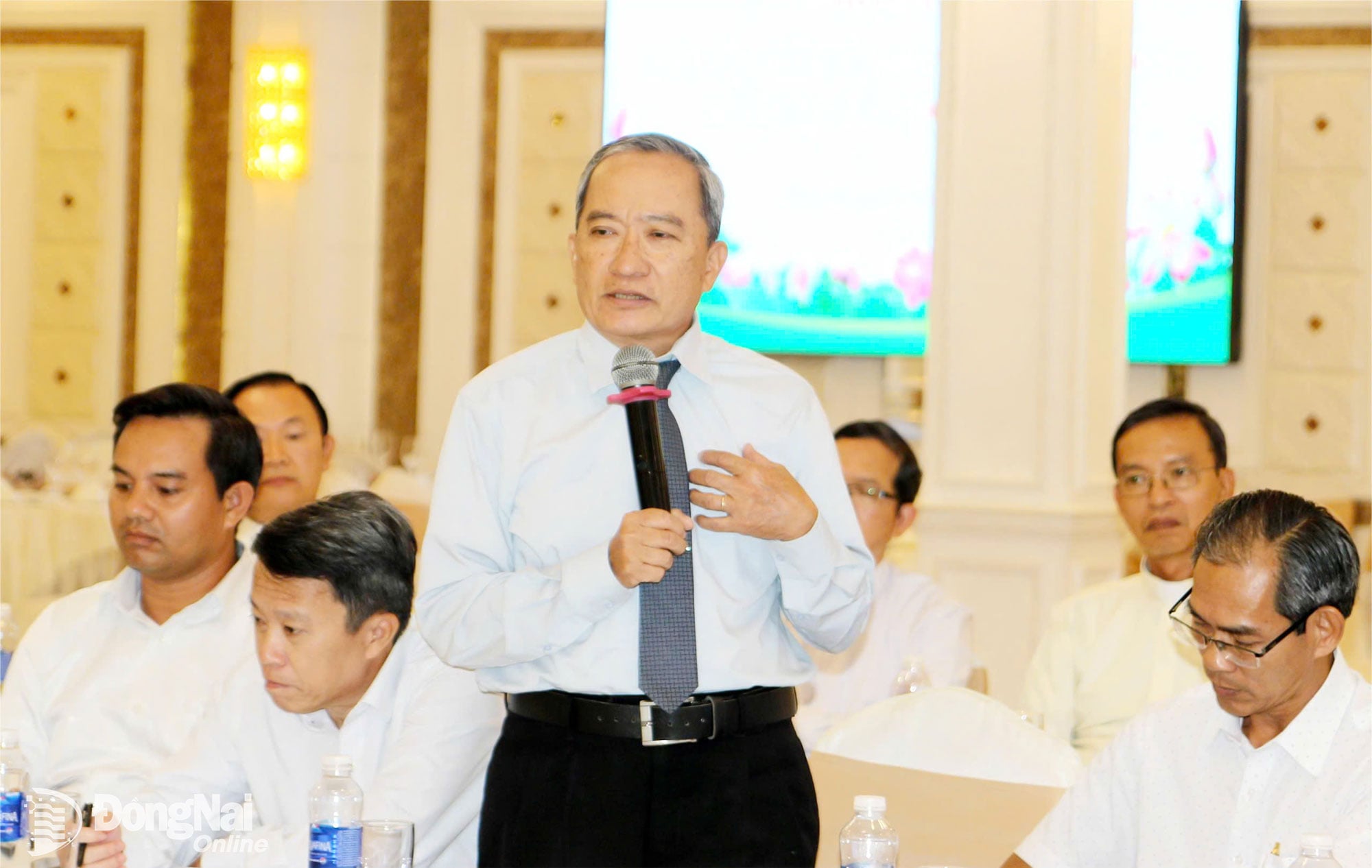Pastor Phan Dinh Hao, representant för den sydliga evangeliska kyrkan i Vietnam, talade vid mötet. Foto: Van Truyen.