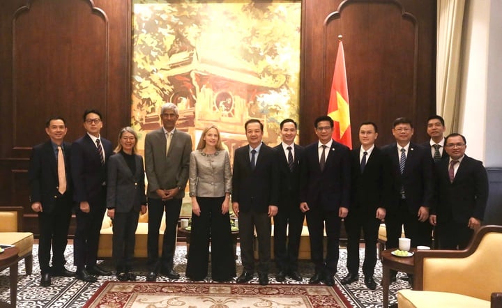 Развитие технологического сотрудничества между Вьетнамом и Amazon в новую цифровую эпоху - Фото 1. Thúc đẩy hợp tác công nghệ giữa Việt Nam và Amazon trong kỷ nguyên số mới- Ảnh 1.