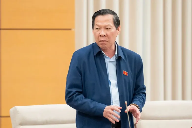 Chairman of the Economic and Financial Committee Phan Van Mai stated his opinion on the review.