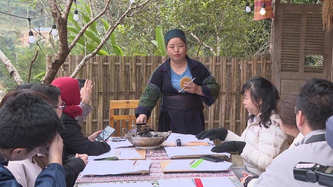 Phụ nữ vùng cao làm kinh tế từ thổ cẩm: Hành trình thoát nghèo từ đôi tay truyền thống - Ảnh 4.