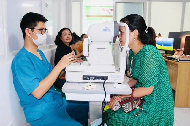 Bệnh viện Mắt Hải Phòng được công nhận cơ sở khám, chữa bệnh xếp hạng I - Ảnh 1.