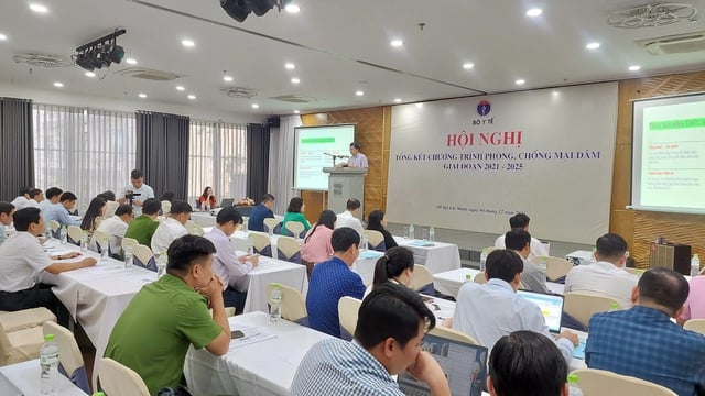 Thứ trưởng Bộ Y tế Nguyễn Thị Liên Hương: Chuyển hướng tiếp cận nhân văn hơn trong phòng, chống mại dâm- Ảnh 2.