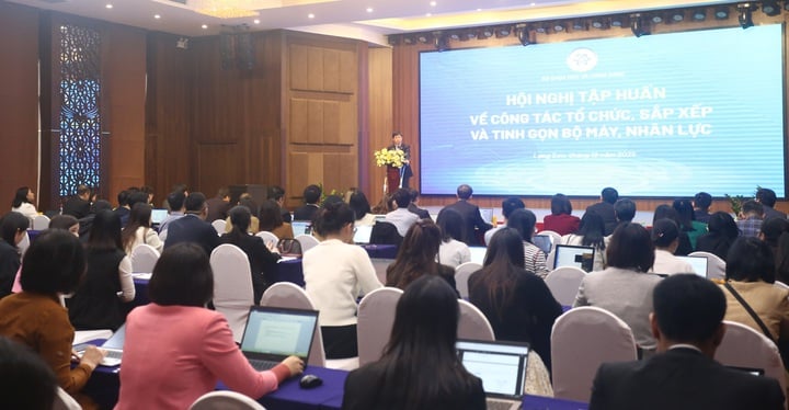 Thay đổi vị trí việc làm là hết sức bình thường trong công tác cán bộ- Ảnh 2.