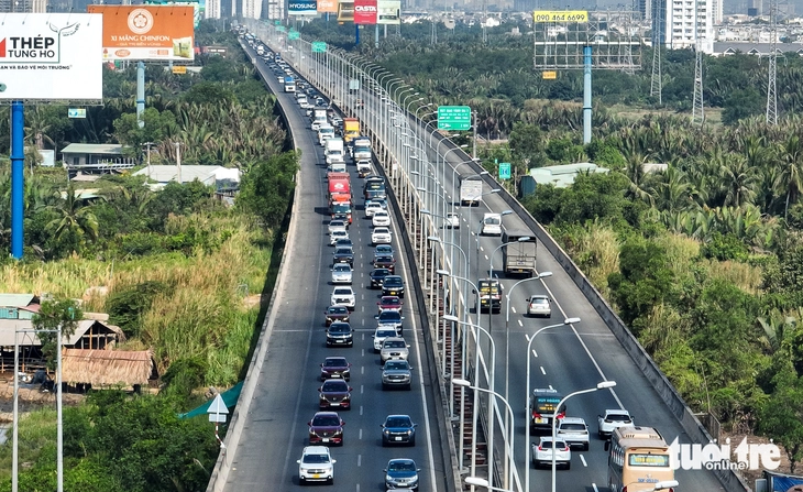 ロンタイン空港 - 写真1。