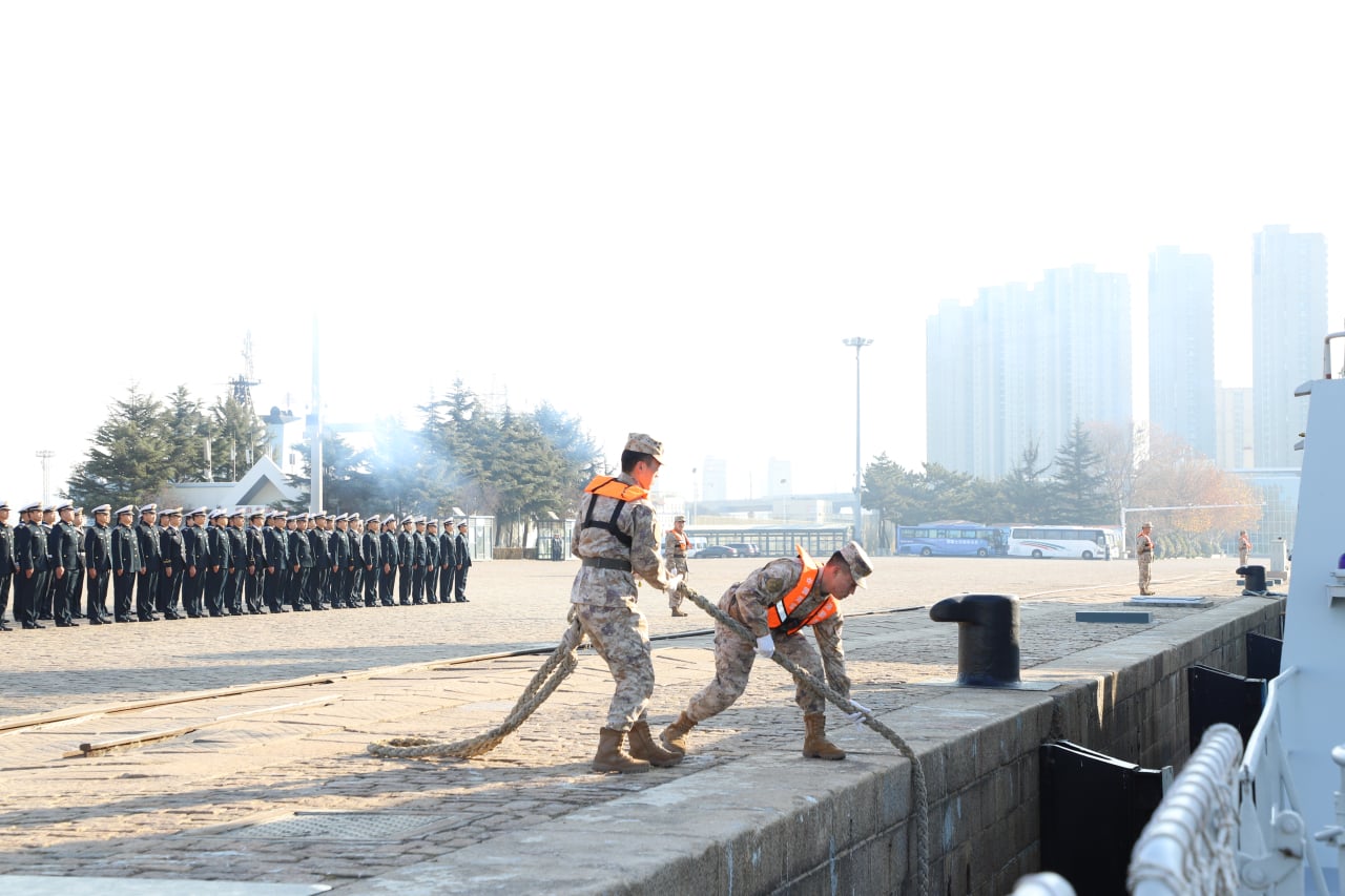 Tàu hộ vệ tên lửa Trần Hưng Đạo rời cảng Trung Quốc, lên đường sang Nhật Bản- Ảnh 1.