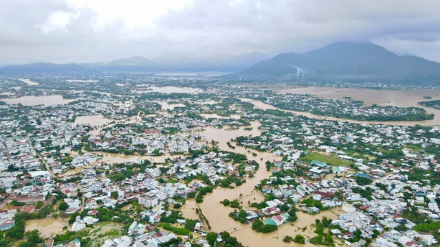 Nhiều hồ chứa tại khánh hòa xả nước , nguy cơ ngập úng diện rộng tăng cao - Ảnh 1.