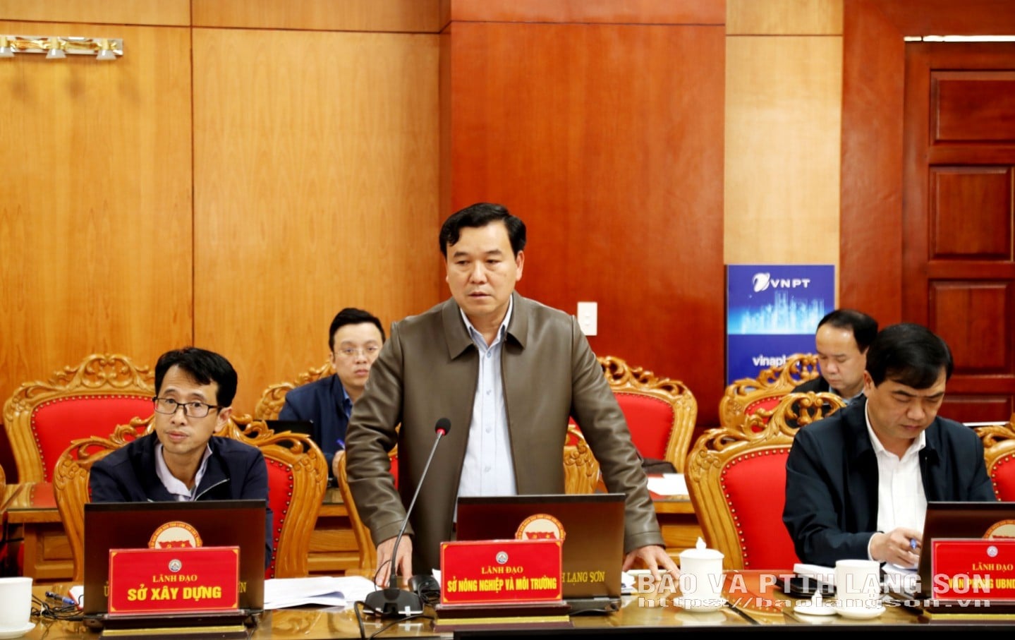 Ketua Jabatan Pertanian dan Alam Sekitar melaporkan beberapa kandungan berkaitan pada mesyuarat itu.