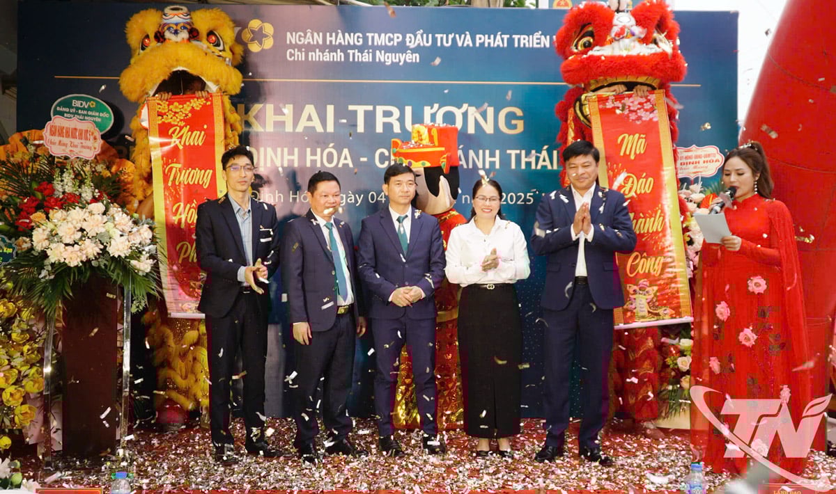 BIDV Thai Nguyen otevírá Dinh Hoa Transaction Office.