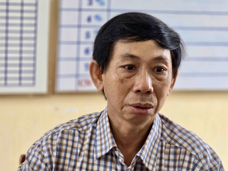 Thầy hiệu trưởng ở Phú Yên cũ bật khóc vì ám ảnh trận lũ dữ - Ảnh 6.