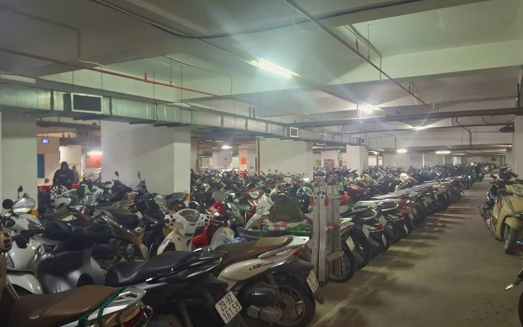 Hầm gửi xe tổ hợp chung cư HH Linh Đàm