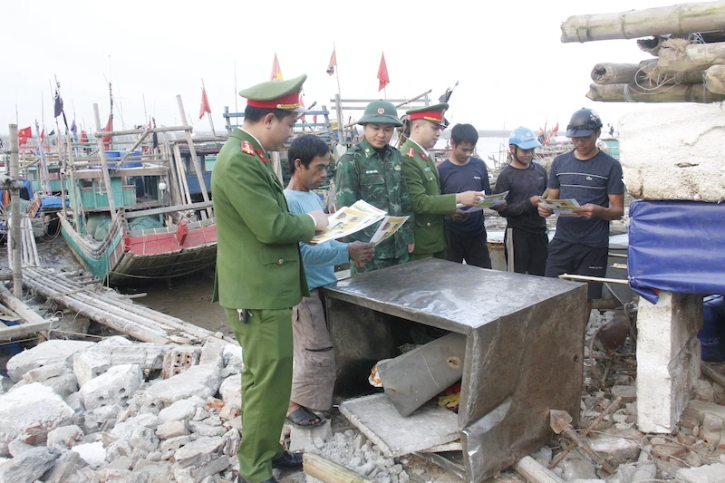 ການຝຶກອົບຮົມແລະການໂຄສະນາສໍາລັບເຈົ້າຂອງເຮືອແລະປະຊາຊົນກ່ຽວກັບການປ້ອງກັນແລະການຕໍ່ສູ້ໄຟ