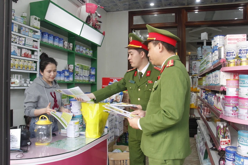 ການຝຶກອົບຮົມແລະການໂຄສະນາສໍາລັບເຈົ້າຂອງເຮືອແລະປະຊາຊົນກ່ຽວກັບການປ້ອງກັນແລະການຕໍ່ສູ້ໄຟ