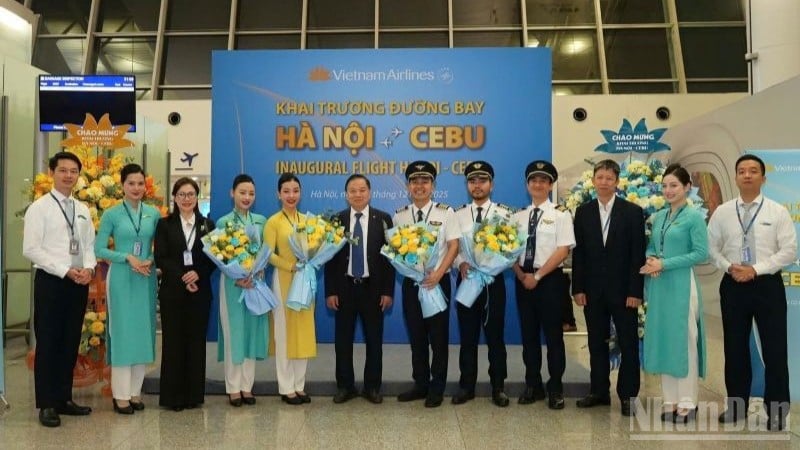 Vietnam Airlines flight crew on the Hanoi-Cebu flight.