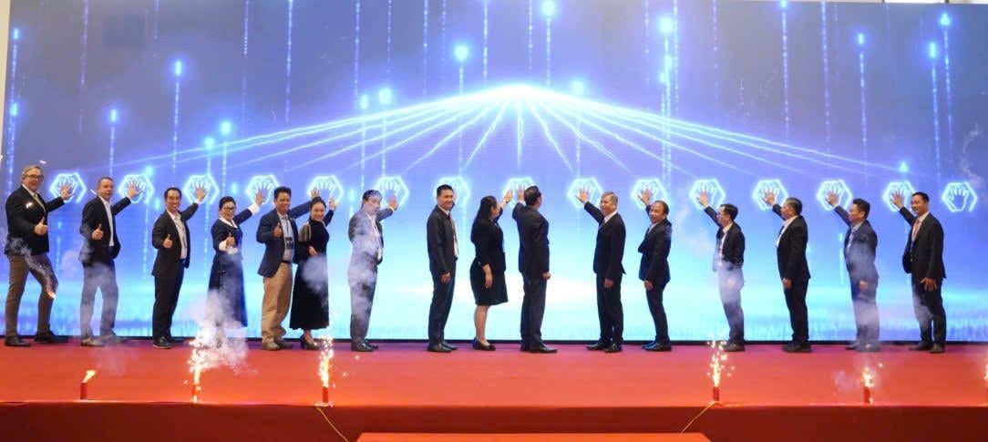 وأبدى رؤساء الأقسام والفروع والجمعيات المحلية والأجنبية حرصهم على الدعم والتطوير معًا.