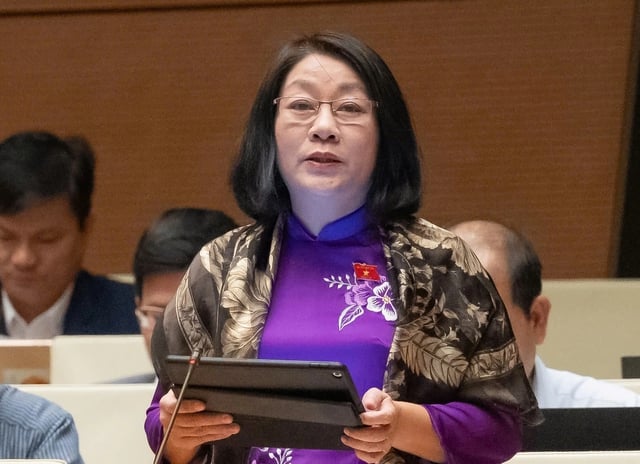 Thi lớp 10 'áp lực nặng nề', học sinh bơ phờ, đờ đẫn, thậm chí tuyệt vọng - Ảnh 1.