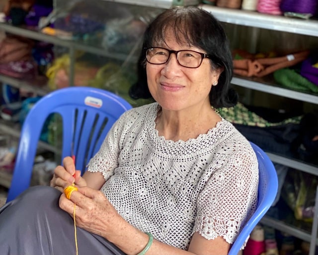 Mengajar profesion kepada mereka yang kurang upaya: Kelas Bunga Crochet di Can Tho - Foto 2.