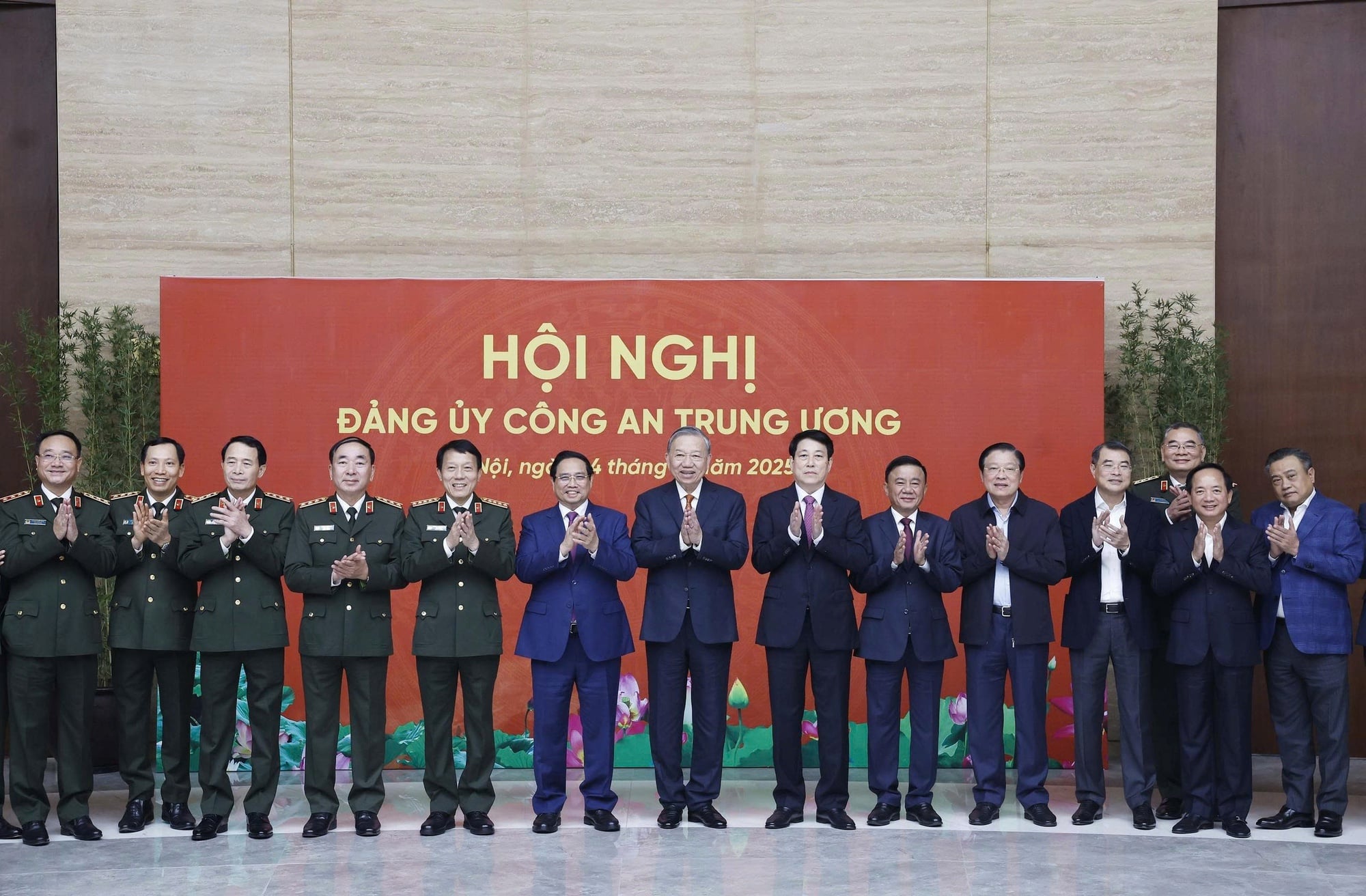 Tiếp tục xây dựng quân đội tinh, gọn, mạnh, hiện đại - Ảnh 1.