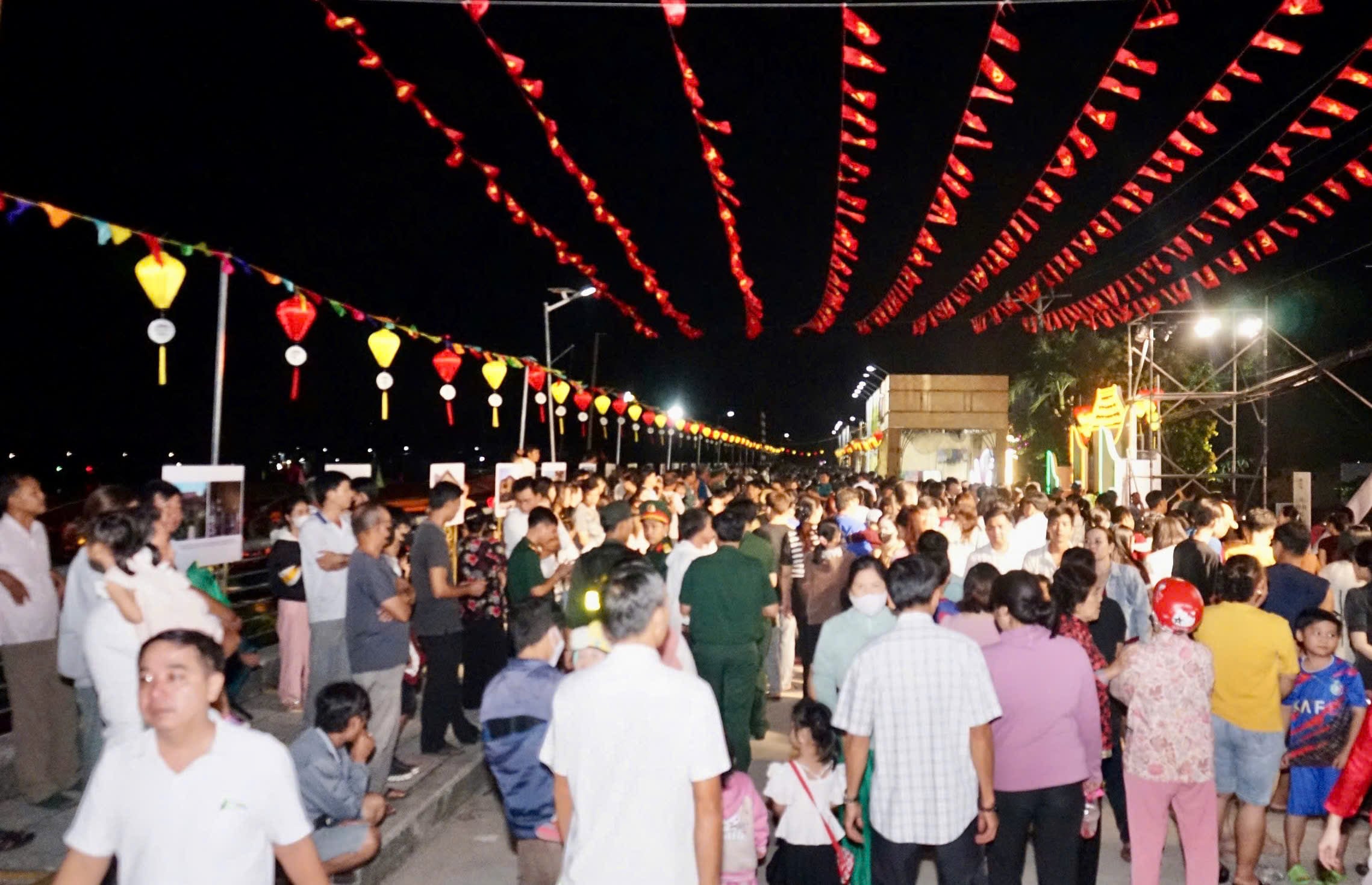 Đồng Tháp tái hiện cảnh miền Tây sông nước thông qua lễ hội địa phương- Ảnh 2.