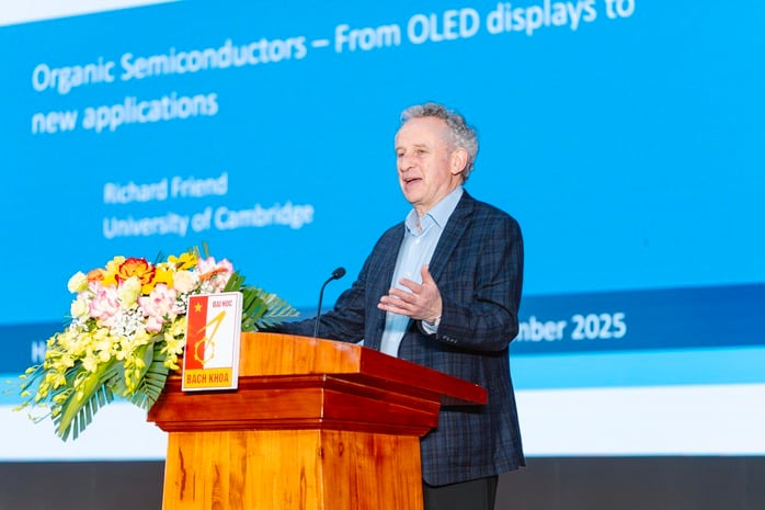 Nhà khoa học hàng đầu thế giới chia sẻ với sinh viên Bách khoa Hà Nội - Ảnh 1.