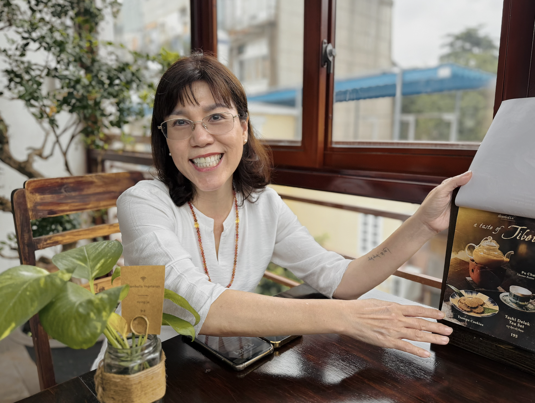 Una donna d'affari rinuncia a uno stipendio di oltre 200 milioni di VND per aprire un ristorante vegetariano e trovare la pace - Foto 8.