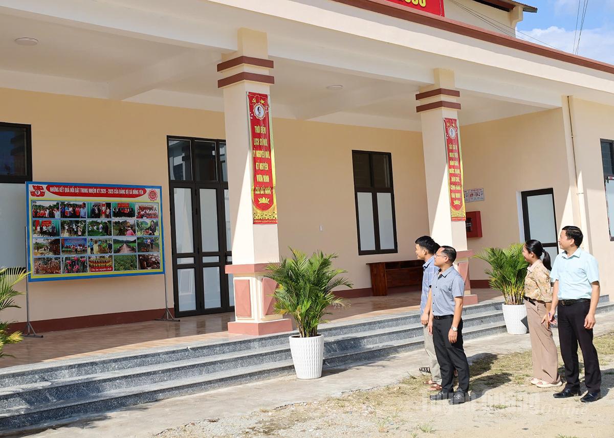 Коммуна Донгйен инвестировала средства в строительство просторного дома культуры из средств национальной целевой программы нового сельского строительства.  Фото: Мок Лань