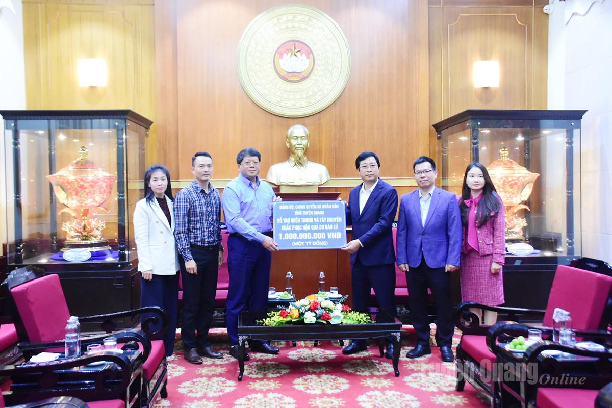 คณะผู้แทนทำงานจากจังหวัดเตวียนกวางนำเสนอการสนับสนุนแก่ภูมิภาคตอนกลางและตอนกลางที่สูงเพื่อเอาชนะผลที่ตามมาจากพายุและอุทกภัย