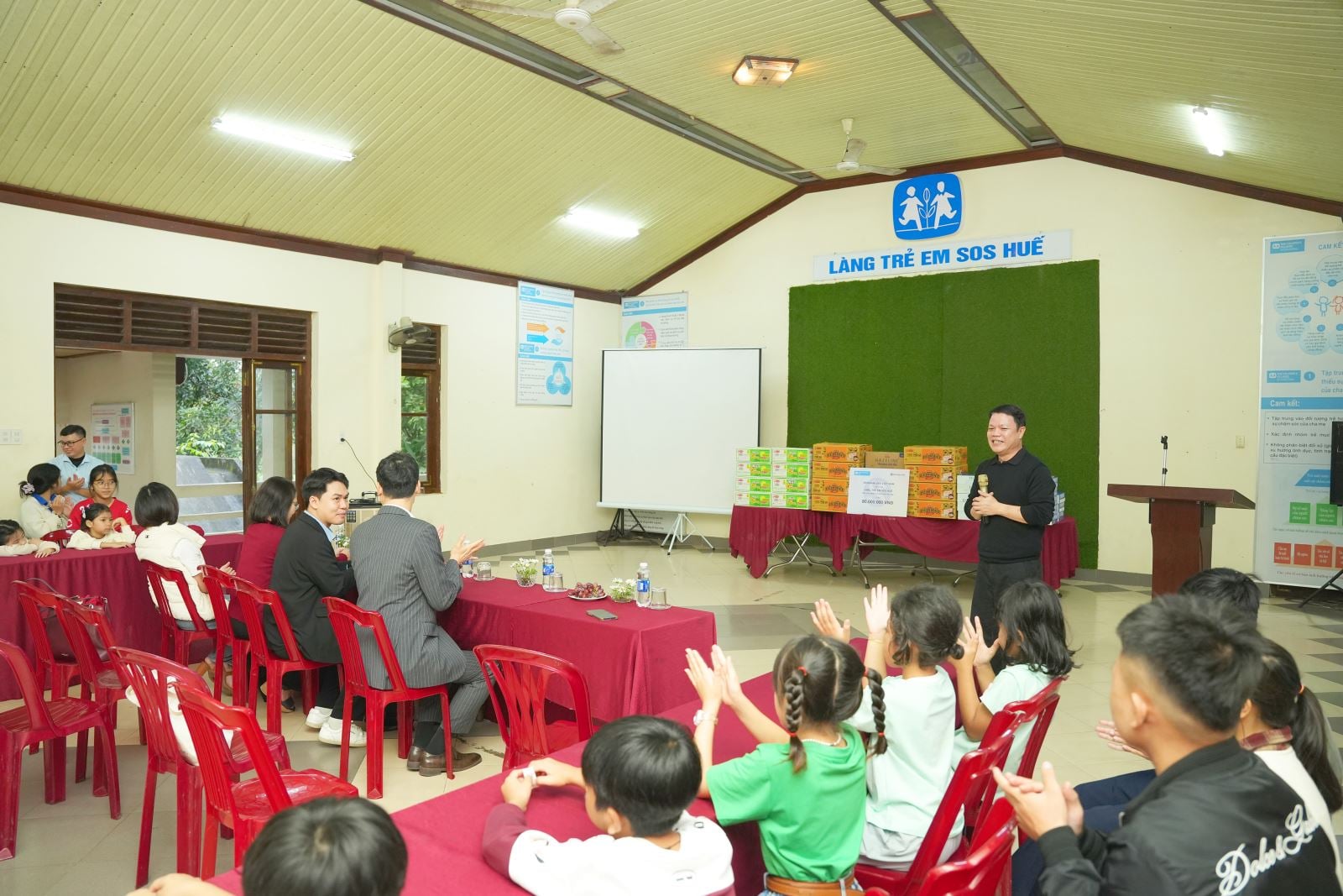 ចំណងជើងរូបថត