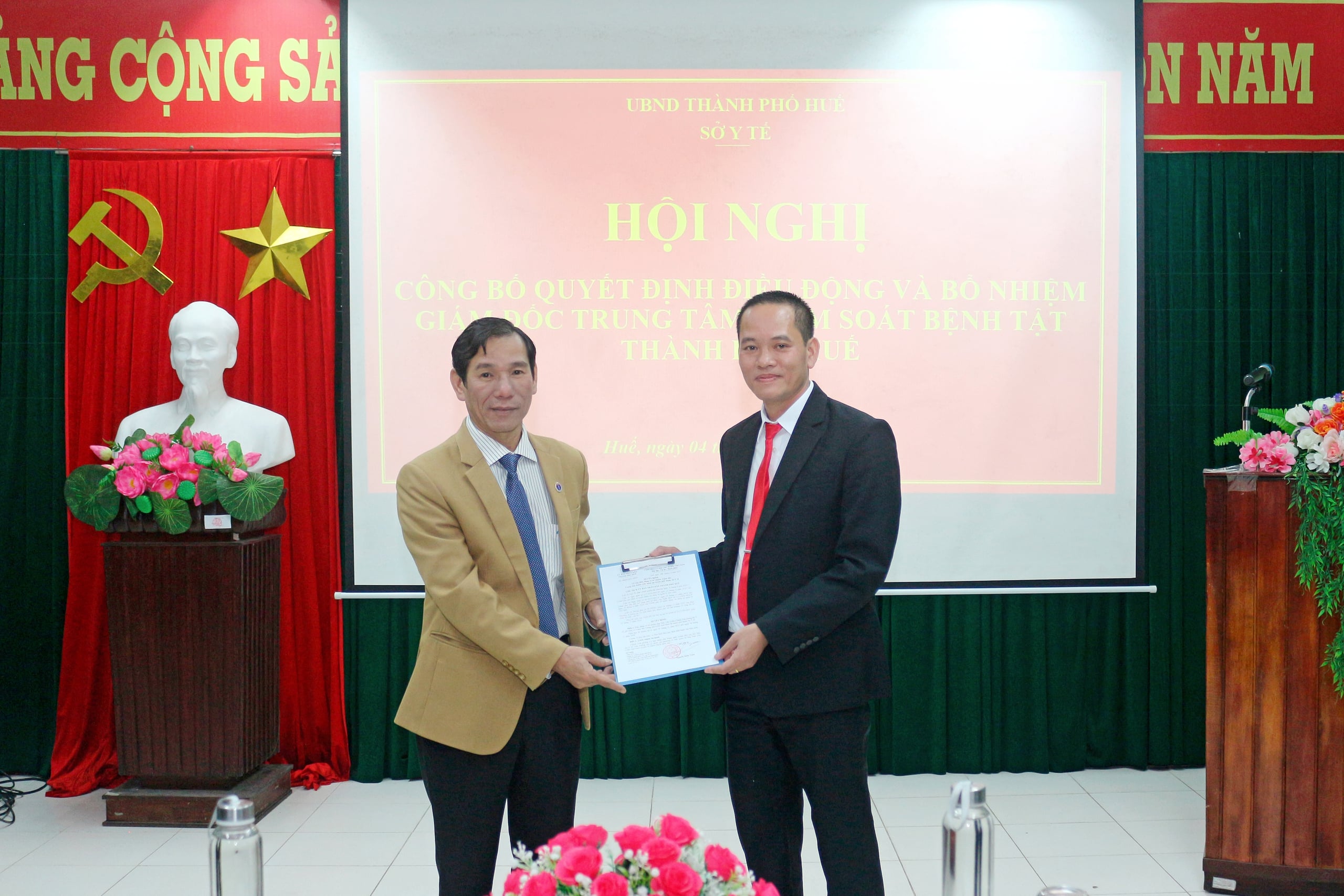 Huế có tân Giám đốc Trung tâm Kiểm soát bệnh tật- Ảnh 1.