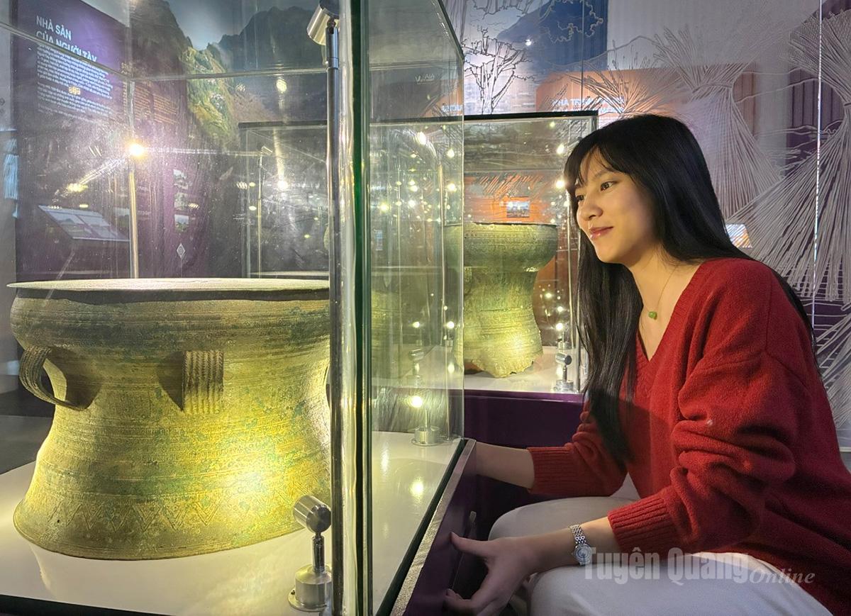 Paret Lo Lo-bronstrummor på Ha Giang-museet är erkända som nationalskatter.