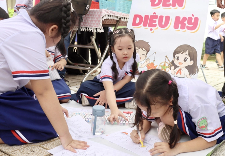 bạo lực học đường - Ảnh 1.