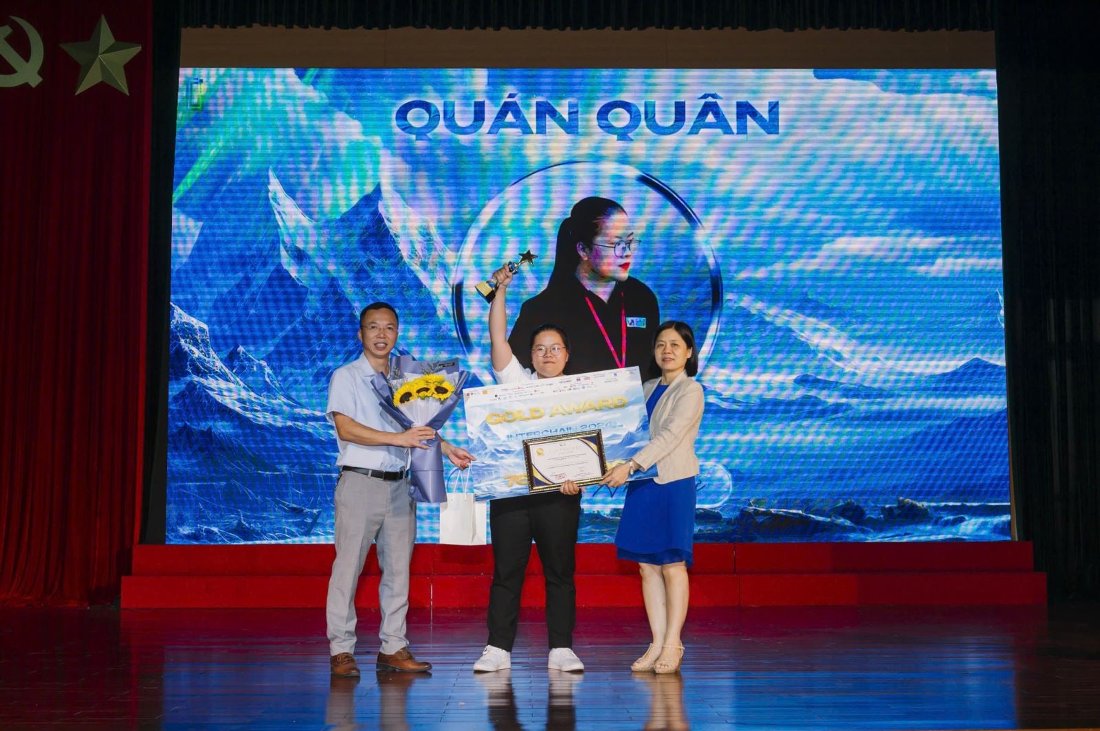 ຄຳບັນຍາຍຮູບພາບ