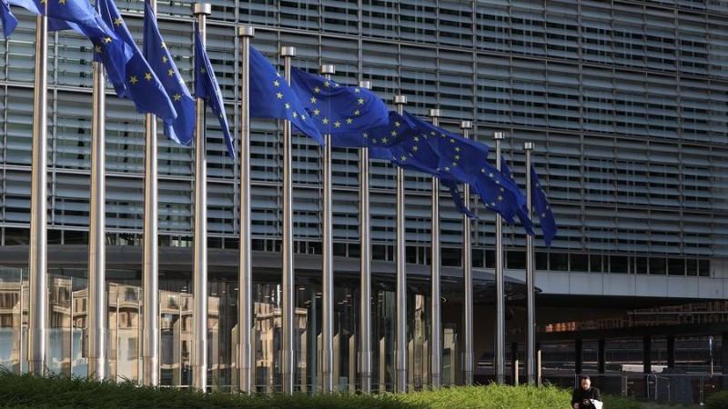 بیلجیم کے شہر برسلز میں یورپی کمیشن کے ہیڈ کوارٹر پر یورپی یونین کا جھنڈا لہرا رہا ہے۔ (تصویر: ژنہوا)