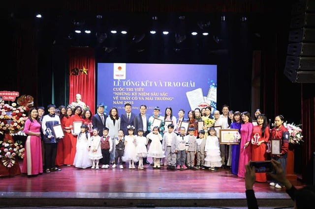 Trao giải cuộc thi “Những kỷ niệm sâu sắc về thầy cô và mái trường” năm 2025- Ảnh 2.