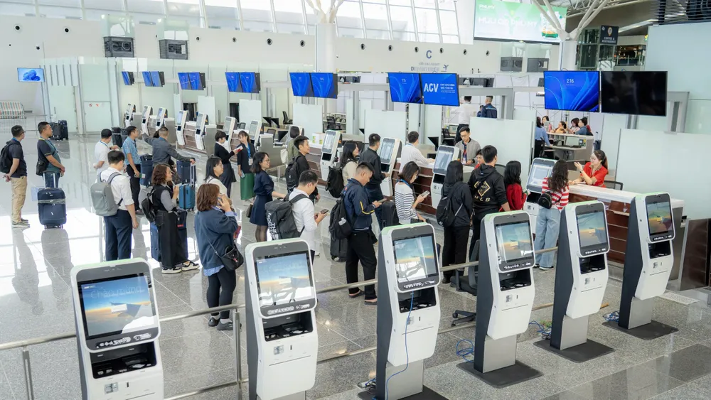 De passagiersterminal Noi Bai T2 wordt getest voordat deze in gebruik wordt genomen.