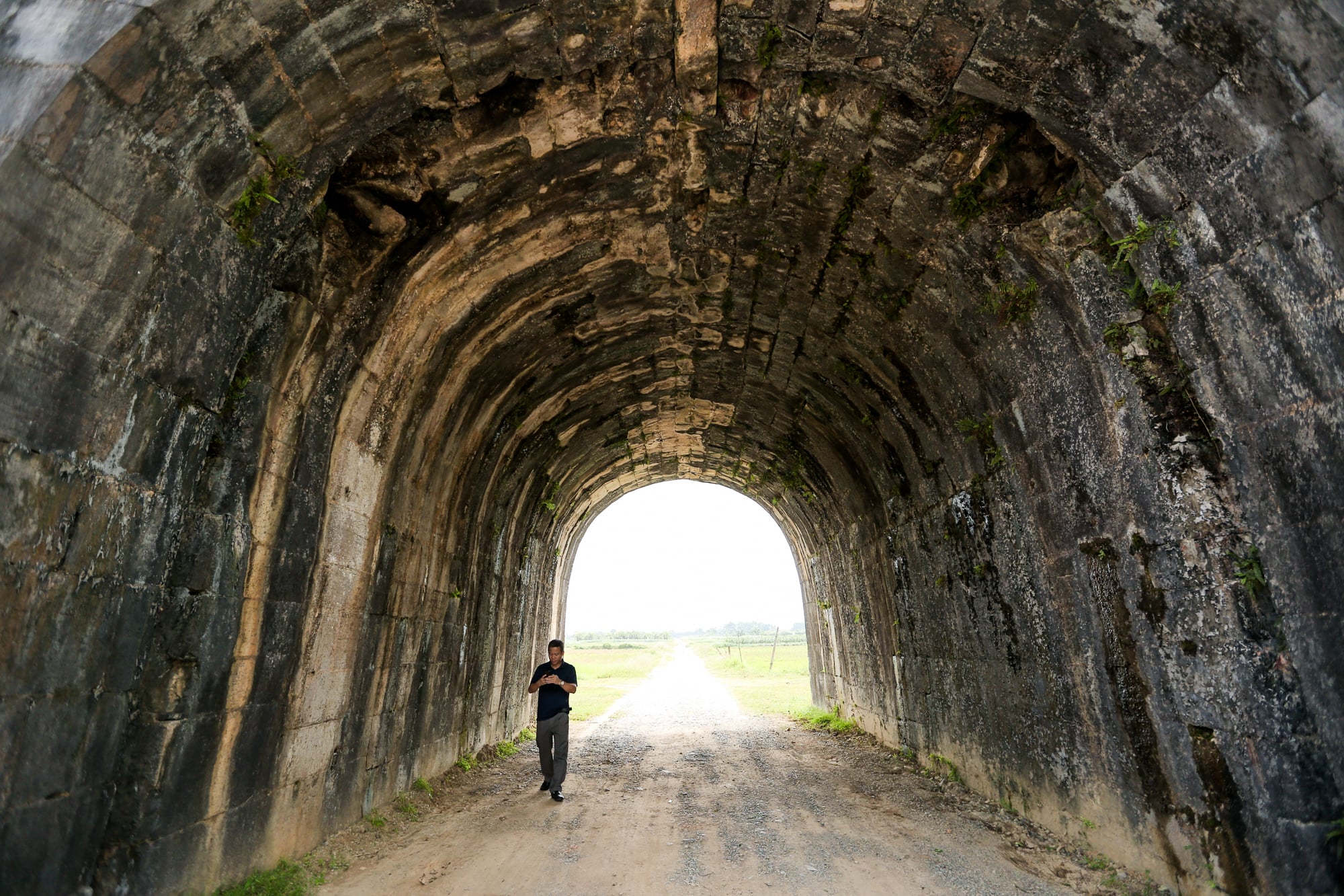 ស្វែងយល់​ពី​សម្រស់​ស្លែរ​នៃ​បន្ទាយ​រាជវង្សហូ​អាយុ​៦០០​ឆ្នាំ​នៅ Thanh Hoa - រូបថត ៣.