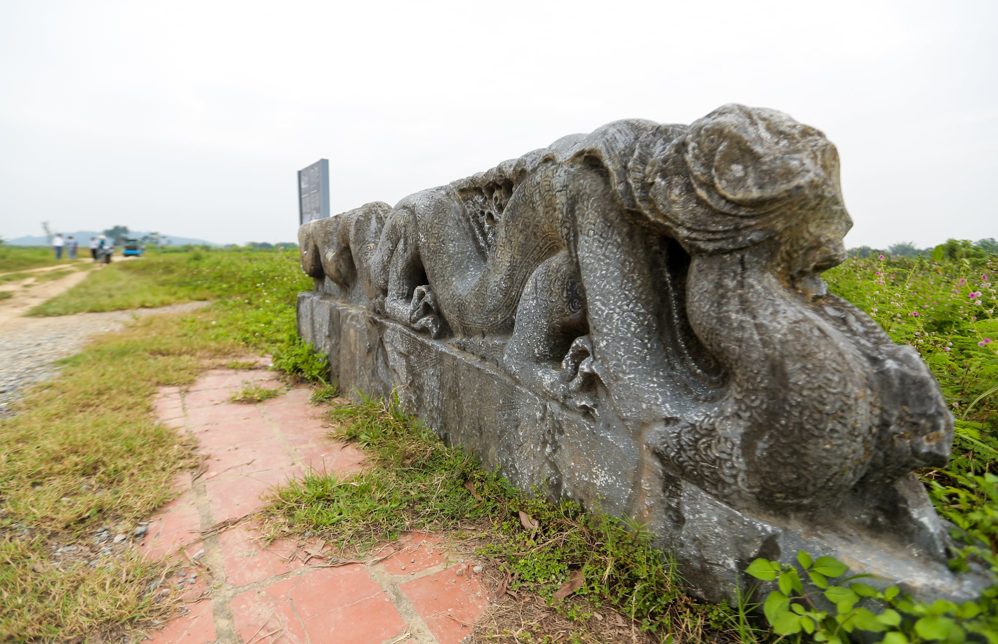 ស្វែងយល់​ពី​សម្រស់​ស្លែរ​នៃ​បន្ទាយ​រាជវង្សហូ​អាយុ​៦០០​ឆ្នាំ​នៅ Thanh Hoa - រូបថត ៧.