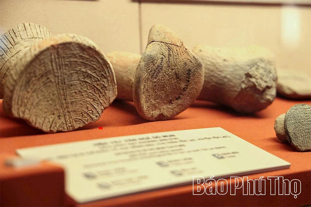 ថែរក្សា និងលើកតម្កើងតម្លៃសារីរិកធាតុ និងវត្ថុបុរាណនៃទឹកដីដូនតា