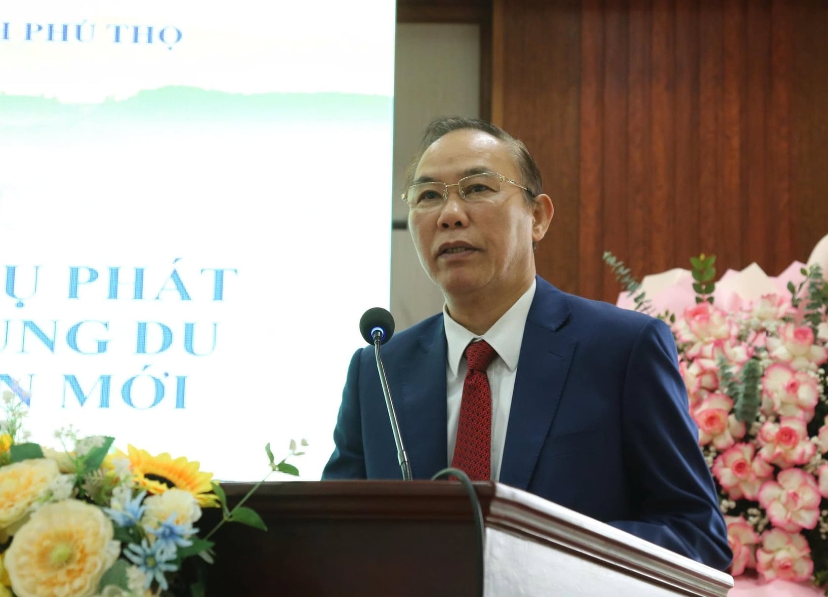 Thứ trưởng Bộ Nông nghiệp và Môi trường Phùng Đức Tiến cho biết, khoa học công nghệ có vai trò cốt lõi trong việc đảm bảo an ninh lương thực, gia tăng độ che phủ rừng, phát triển thủy sản và hỗ trợ phòng chống thiên tai. Ảnh: Hồng Đức.