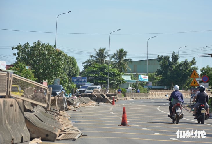 Nước lũ vẫn ngập sâu nhiều vùng Bình Thuận cũ- Ảnh 8.