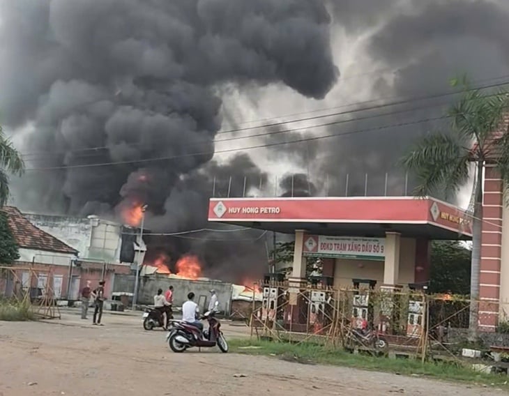 bốc cháy - Ảnh 1.