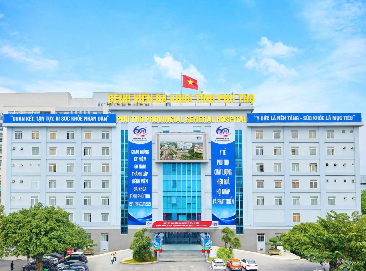 មន្ទីរពេទ្យ​ទូទៅ​ខេត្ត Phu Tho ត្រូវបាន​សាងសង់​ឡើង​តាម​គំរូ​មន្ទីរពេទ្យ​ទូទៅ គឺ​មន្ទីរពេទ្យ​ឯកទេស​ពហុ​មជ្ឈមណ្ឌល​។ រូបភាព៖ មន្ទីរពេទ្យទូទៅខេត្តភូថូ។