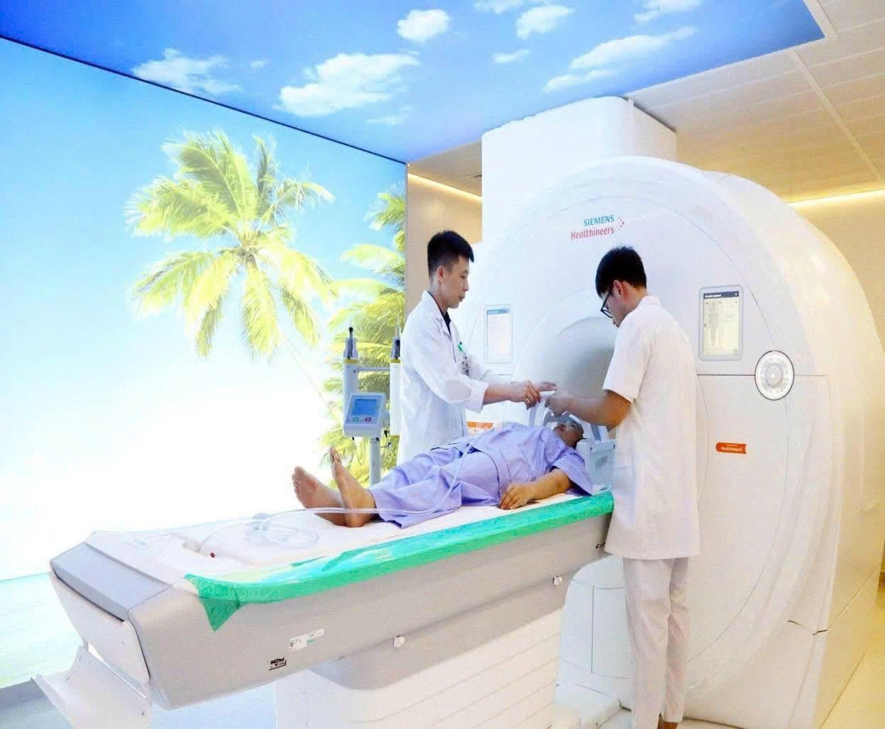 ម៉ាស៊ីន 3.0 Tesla MRI ។ រូបភាព៖ មន្ទីរពេទ្យទូទៅខេត្តភូថូ។
