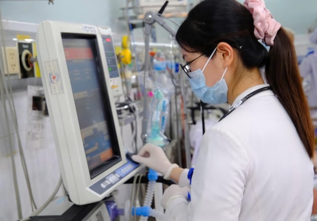 إنقاذ حياة مريض يبلغ من العمر 78 عاماً ويزن 100 كجم أصيب بسكتة قلبية وتنفسية بفضل تقنية تنقية الدم الحديثة - صورة 2.