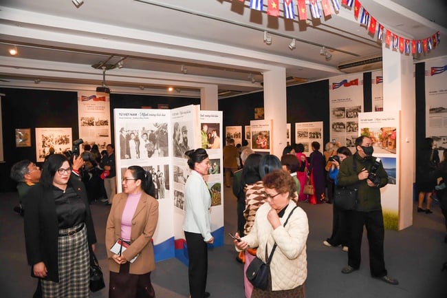 Dấu ấn 65 năm quan hệ Việt Nam – Cuba tại triển lãm “Nghĩa tình thủy chung” - Ảnh 10.