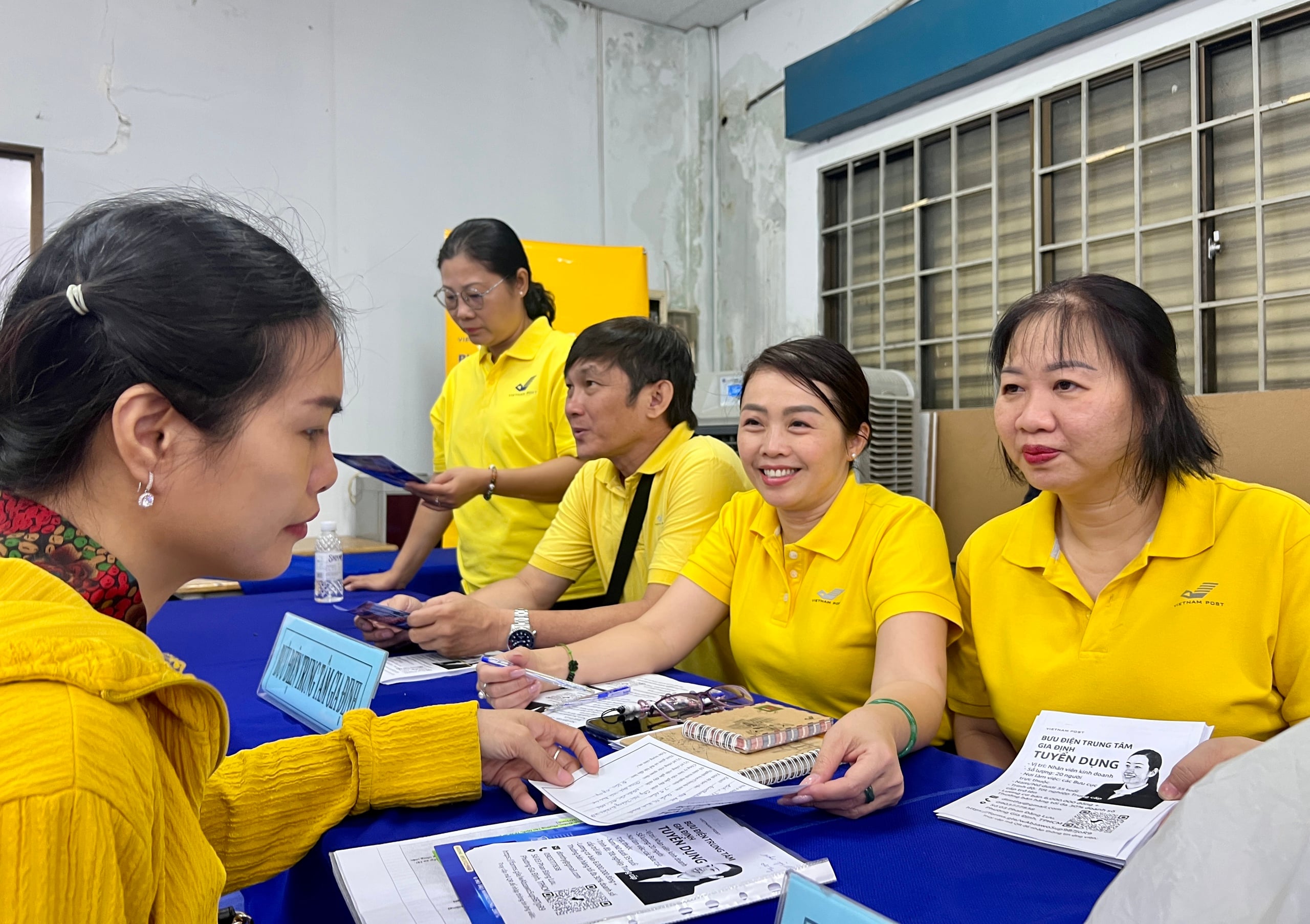 3 ອຸດ​ສາ​ຫະ​ກໍາ​ທີ່​ຈະ​ມີ​ການ​ສະ​ຫມັກ​ຕໍາ​ແຫນ່ງ​ໃນ​ນະ​ຄອນ​ໂຮ່​ຈິ​ມິນ​ຫຼາຍ​ທີ່​ສຸດ​ໃນ​ທ້າຍ​ປີ 2025 - ຮູບ​ທີ 1​.