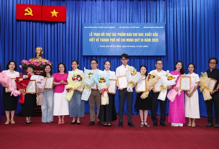 Ocenění vynikajících novinářských prací o Ho Či Minově Městě ve třetím čtvrtletí roku 2025 - Foto 4.