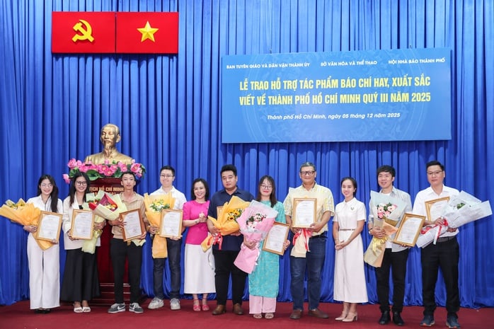 Ocenění vynikajících novinářských prací o Ho Či Minově Městě ve třetím čtvrtletí roku 2025 - Foto 5.